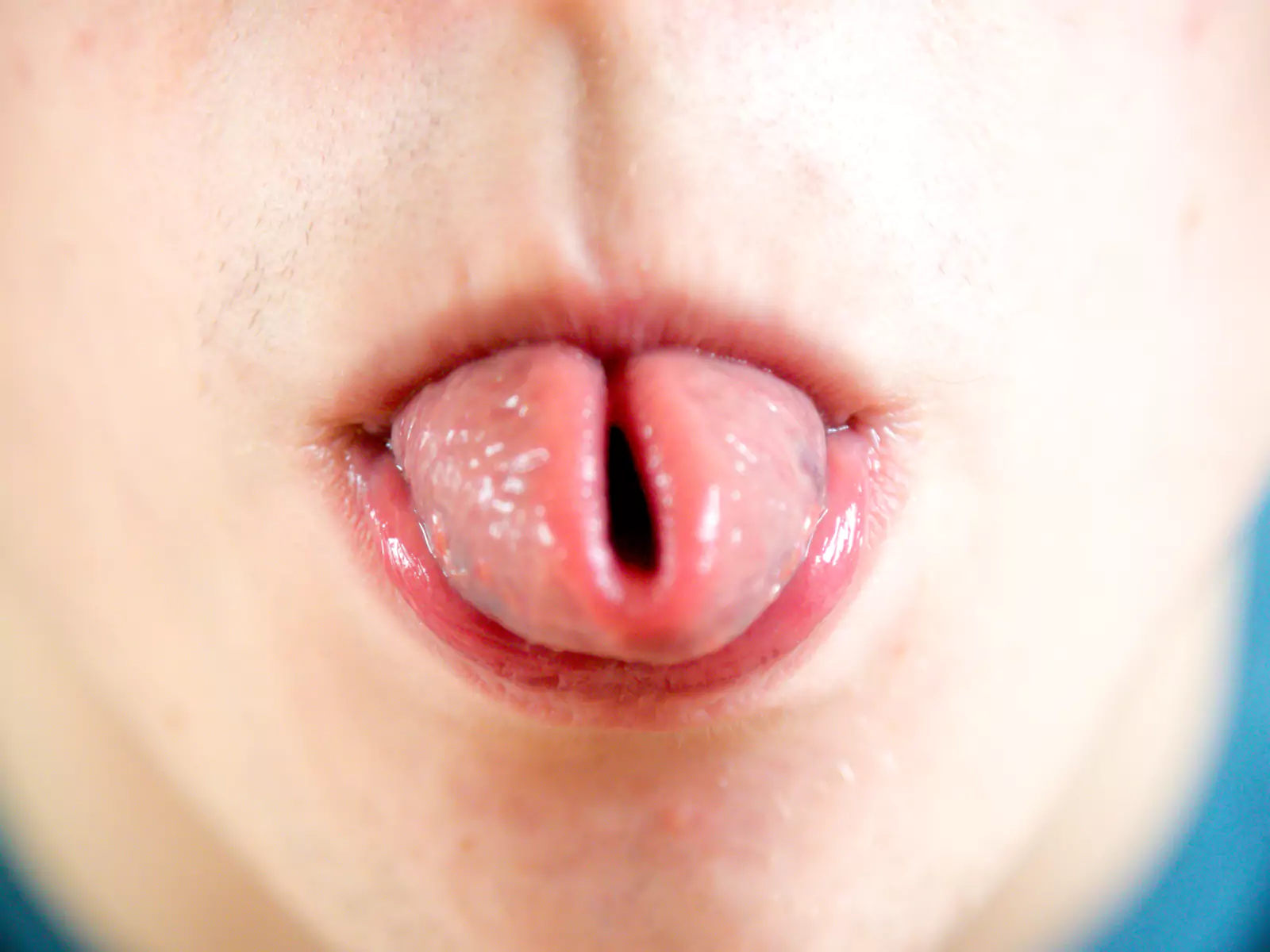 بهترین تمرینات دهانی برای کاهش خروپف